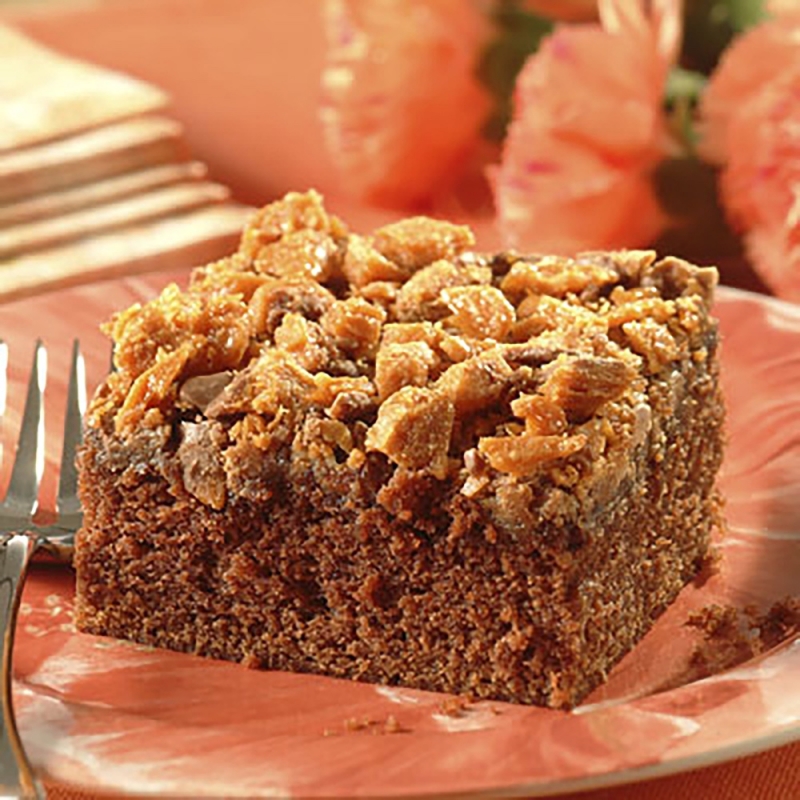 Crumble-Topped Chocolate Peanut Butter Cake Thumbnail