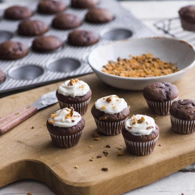Butterfinger Mini Cupcakes Thumbnail