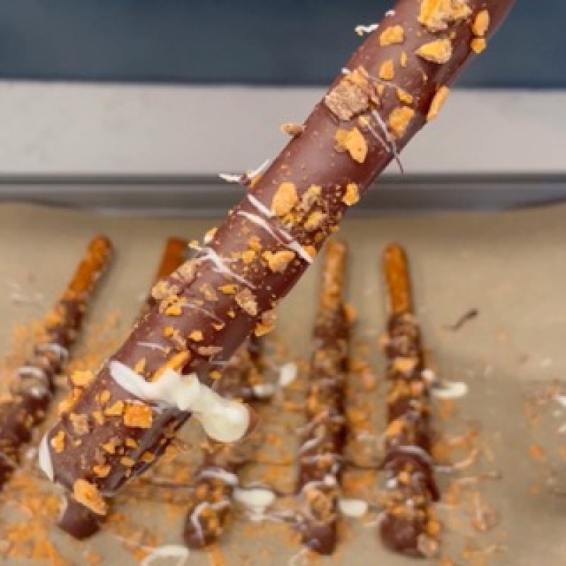 Butterfinger Pretzels