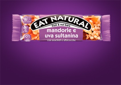 mandorle e uva sultanina con arachidi e albicocche