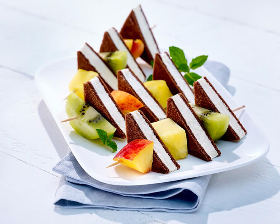 Spiedini di frutta con Kinder Fetta al Latte 