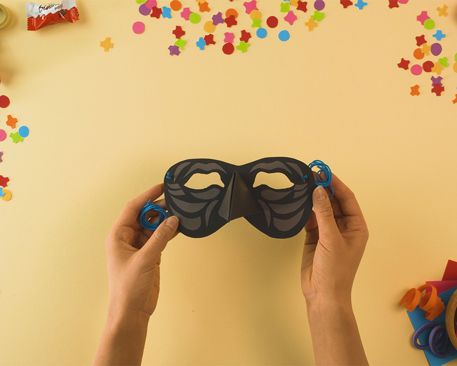 Costruisci la maschera di Pulcinella