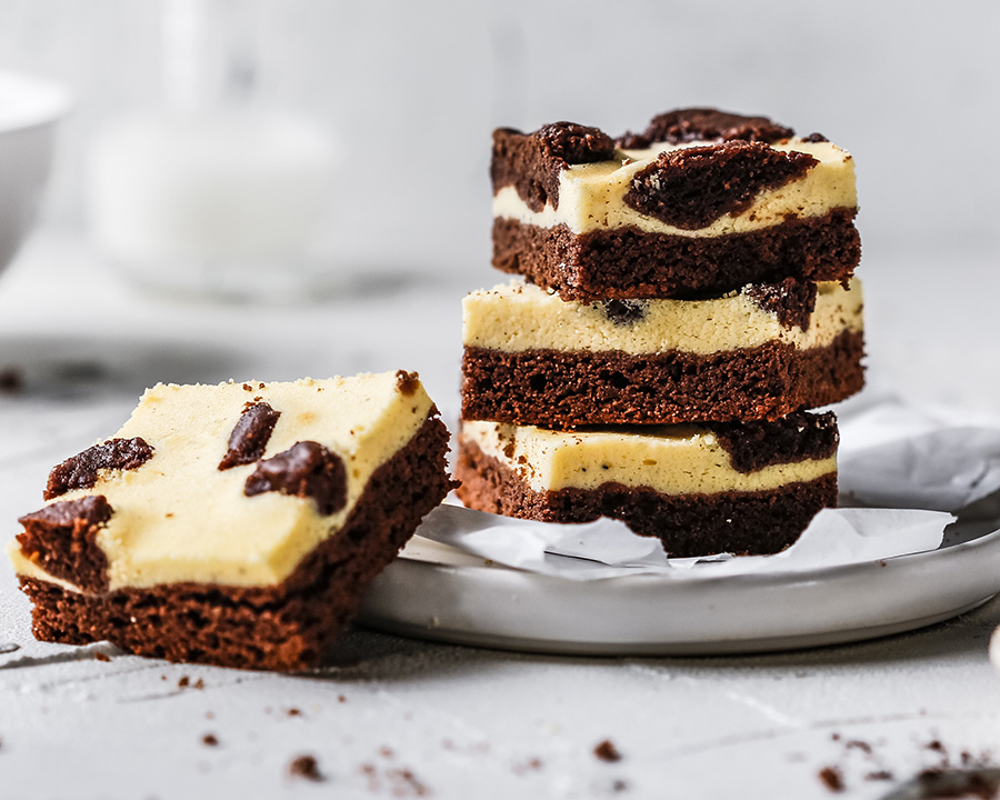 Torta jolly bicolore con Kinder Maxi® Torta jolly bicolore con Kinder Maxi®