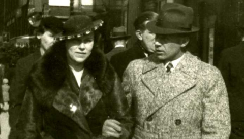 1933