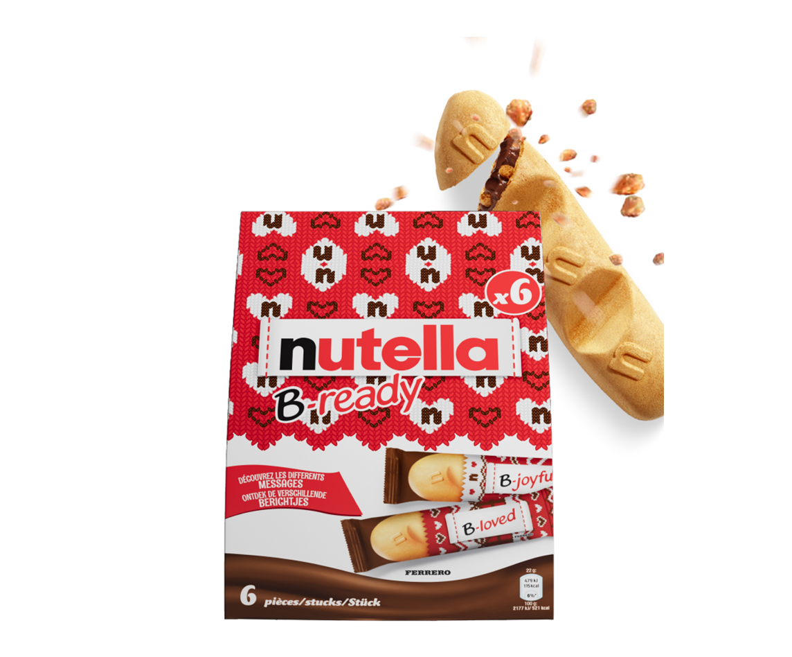 Un paquet de Nutella B-ready Edition Noël sur fond blanc. Un biscuit B-ready est représenté dans le coin supérieur droit.